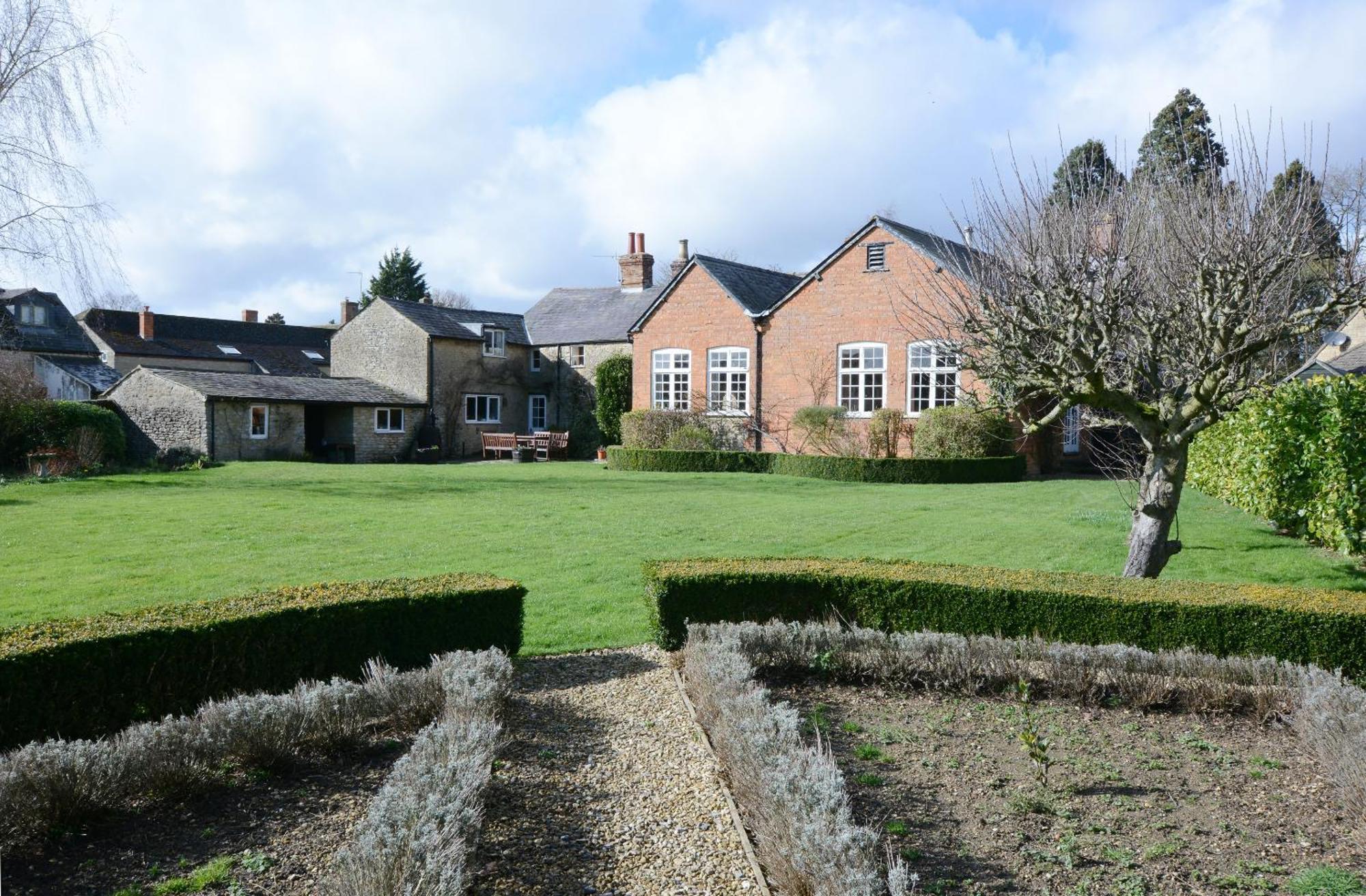 Bed and Breakfast The Old School Bicester Exterior foto